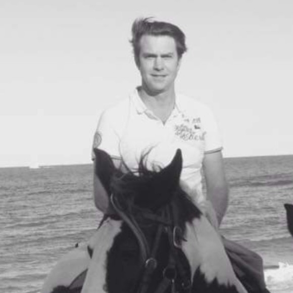 Meet your Posher, Jes - Picture 1 of 1